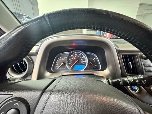 Used 2015 Toyota RAV4 Limited AWD/4WD image 8