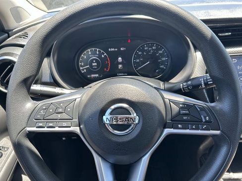 Used 2021 Nissan Kicks SV FWD image 28