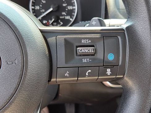 Used 2024 Nissan Rogue SV FWD image 24