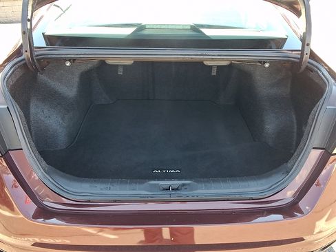 Used 2024 Nissan Altima 2.5 SV FWD image 30
