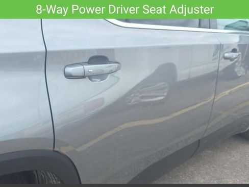 Used 2023 Chevrolet Traverse LT AWD/4WD image 14