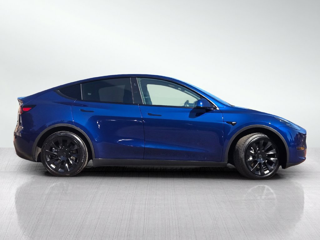 Used 2023 Tesla Model Y 2WD image 4