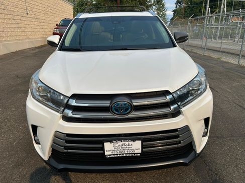 Used 2018 Toyota Highlander Limited Platinum AWD/4WD image 2