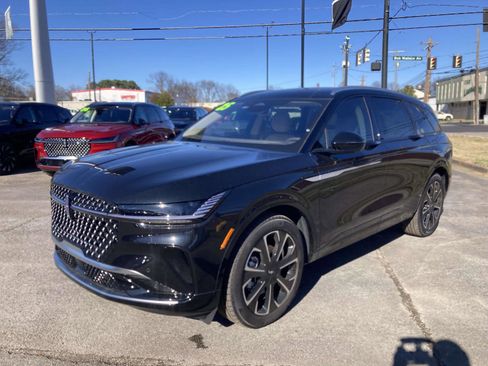 New 2025 Lincoln Nautilus Reserve image 9