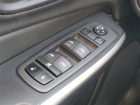 Used 2022 Jeep Cherokee Latitude Lux w/ Sun & Sound Group image 18