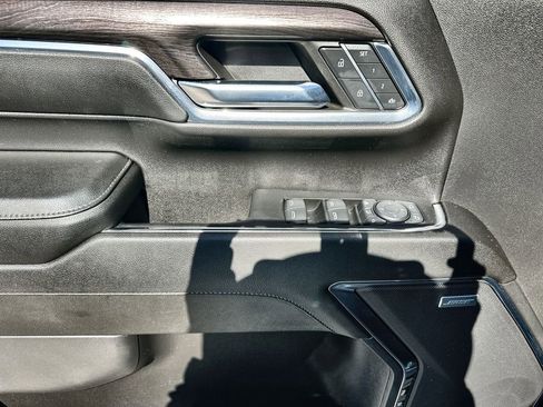 Used 2024 Chevrolet Silverado 2500 LTZ w/ LTZ Convenience Package image 23