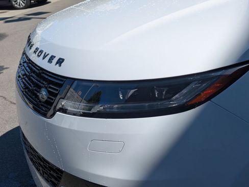 New 2026 Land Rover Range Rover Sport SE AWD/4WD image 9