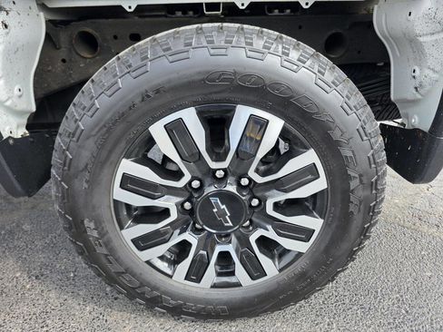 Used 2023 Chevrolet Silverado 2500 Custom w/ Custom Value Package image 21