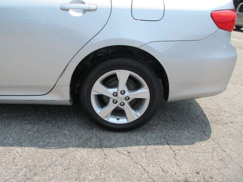 Used 2012 Toyota Corolla LE w/ Premium Pkg FWD image 23