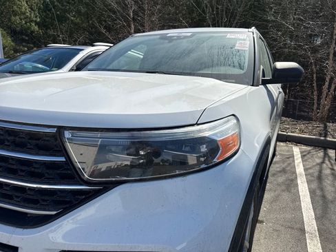 Used 2020 Ford Explorer XLT image 11