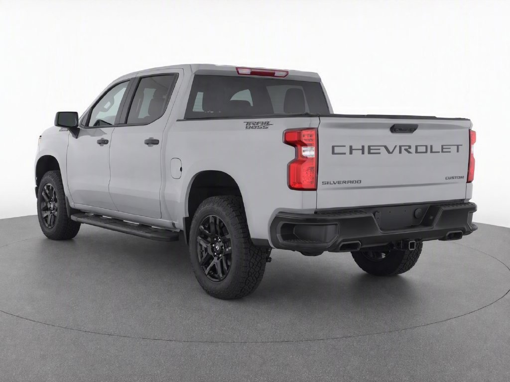 Used 2024 Chevrolet Silverado 1500 Custom Trail Boss w/ Dark Appearance Package AWD/4WD image 4