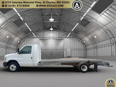Used 2011 Ford E-450 and Econoline 450 Super Duty RWD image 5