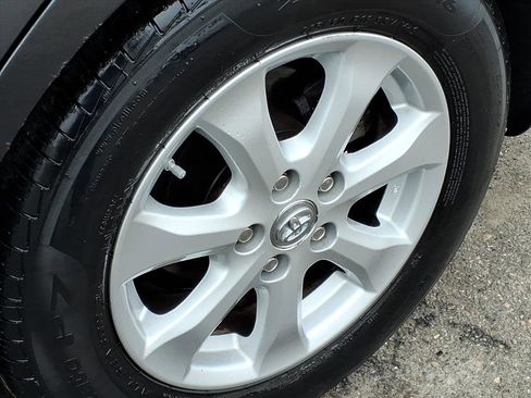 Used 2011 Toyota Camry LE w/ LE Extra-Value Pkg image 10