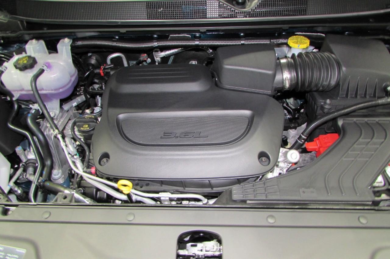New 2025 Chrysler Pacifica Select FWD image 9