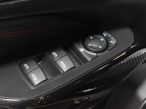 Used 2025 Chevrolet Trax RS image 11