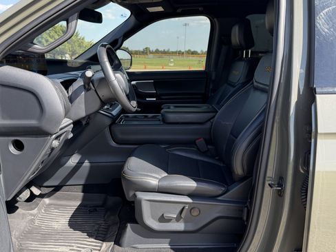 Used 2025 Ford Expedition Tremor AWD/4WD image 24