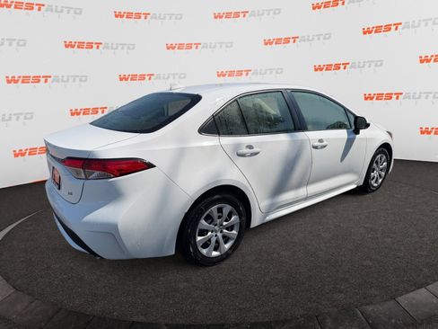 Used 2020 Toyota Corolla LE w/ Carpet Mat Package (TMS) FWD image 5