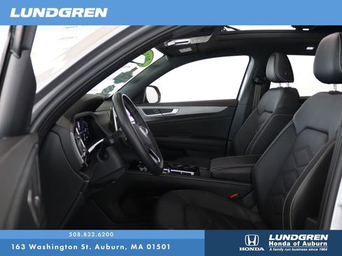 Used 2024 Volkswagen Atlas Cross Sport SE AWD/4WD image 10
