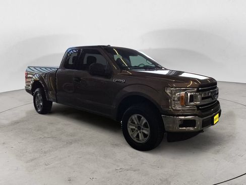 Used 2018 Ford F150 XLT AWD/4WD image 3