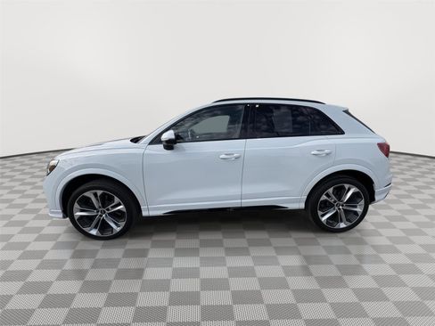 Used 2022 Audi Q3 2.0T Premium Plus AWD/4WD image 2