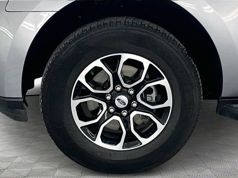 Used 2024 Ford Expedition Max XLT image 9