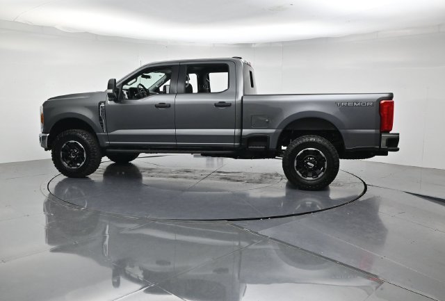 Used 2025 Ford F350 XLT w/ Tremor Off-Road Package AWD/4WD image 7