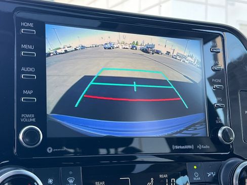 Used 2022 Toyota Highlander XLE FWD image 20