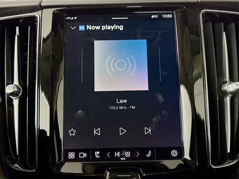 Used 2025 Volvo XC60 B5 Core w/ Climate Package PRO image 15