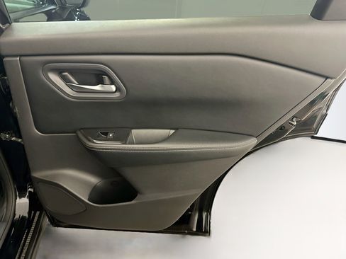 Used 2024 Nissan Rogue SV AWD/4WD image 31
