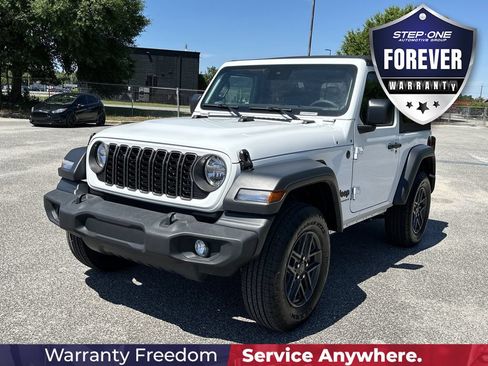 Used 2025 Jeep Wrangler Sport AWD/4WD image 2