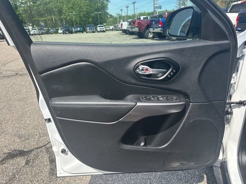 Used 2022 Jeep Cherokee Limited AWD/4WD image 15