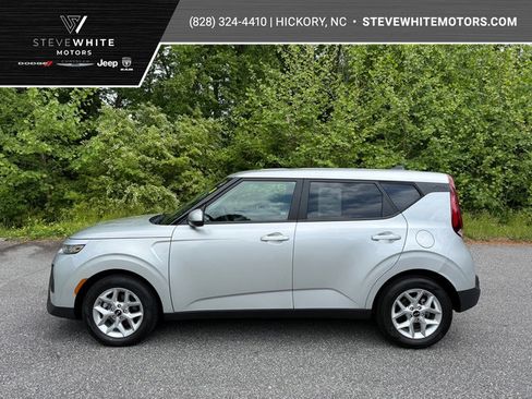 Used 2021 Kia Soul S FWD image 1