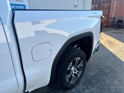 Used 2025 GMC Sierra 1500 SLT AWD/4WD image 17