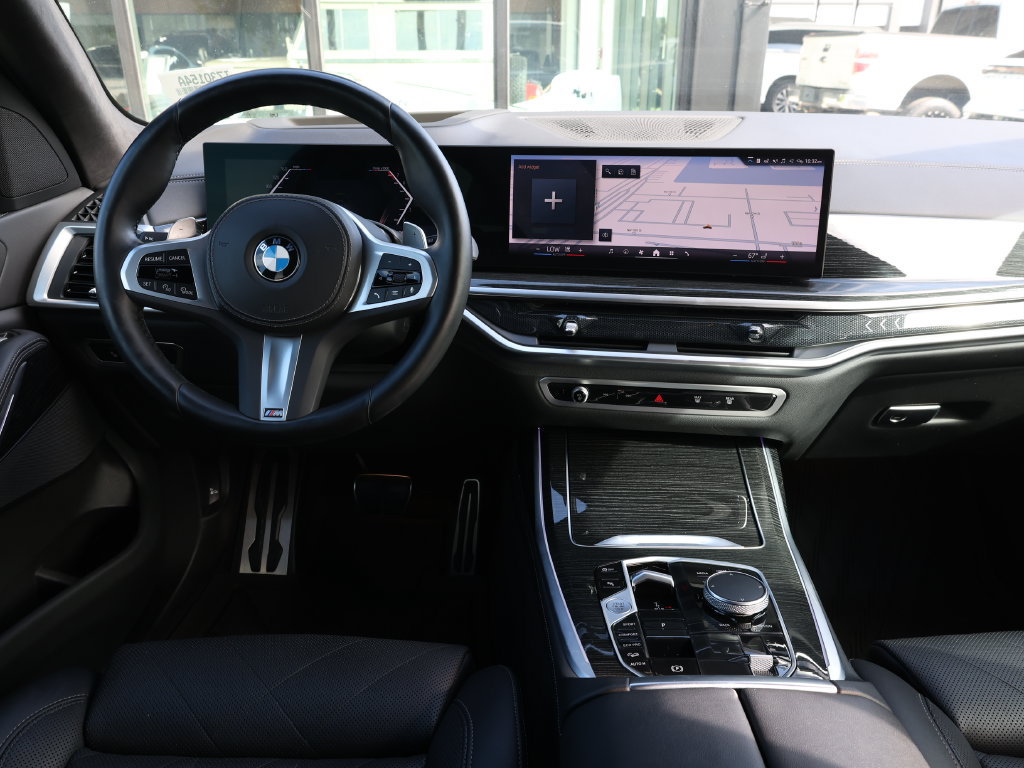Used 2024 BMW X7 xDrive40i w/ M Sport Package AWD/4WD image 31