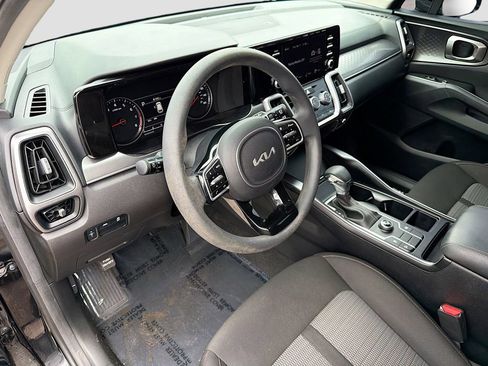 Used 2023 Kia Sorento LX FWD image 25