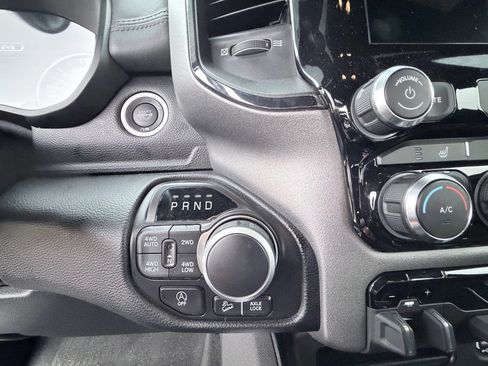 Used 2021 RAM 1500 Big Horn w/ Built-to-serve Edition image 17