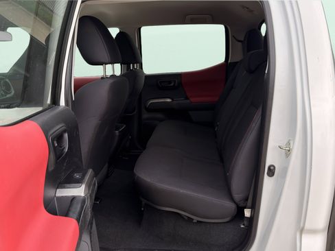 Used 2022 Toyota Tacoma SR5 RWD image 20