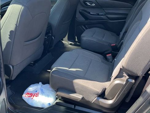 Used 2021 Chevrolet Traverse LT FWD image 8