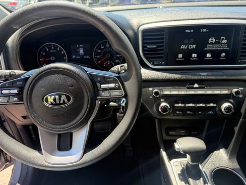 Used 2021 Kia Sportage LX AWD/4WD image 15