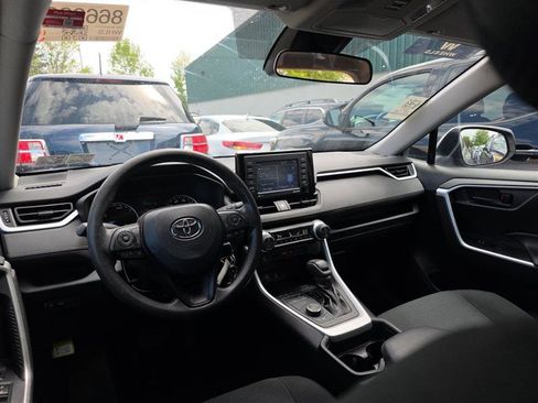 Used 2021 Toyota RAV4 LE AWD/4WD image 10