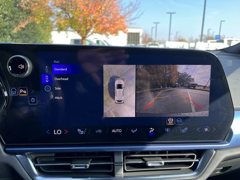 New 2026 Chevrolet Equinox EV LT image 27