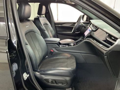 Used 2023 Jeep Grand Cherokee Trailhawk w/ Luxury Tech Group III image 26