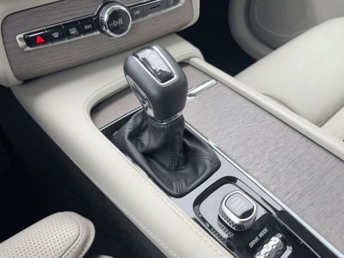 Certified 2021 Volvo XC90 T6 Inscription w/ Protection Package Premier image 17