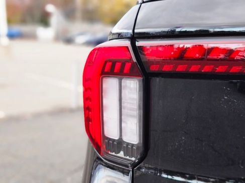 New 2026 Ford Explorer Active w/ Active Comfort Package image 9