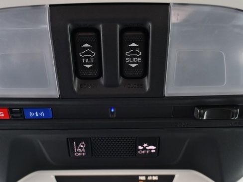 Used 2023 Subaru Crosstrek 2.0i Premium image 34