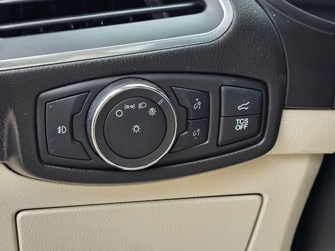 Used 2022 Ford Edge Titanium image 9