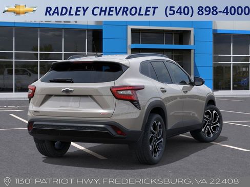 New 2026 Chevrolet Trax RS w/ Sunroof Package image 4