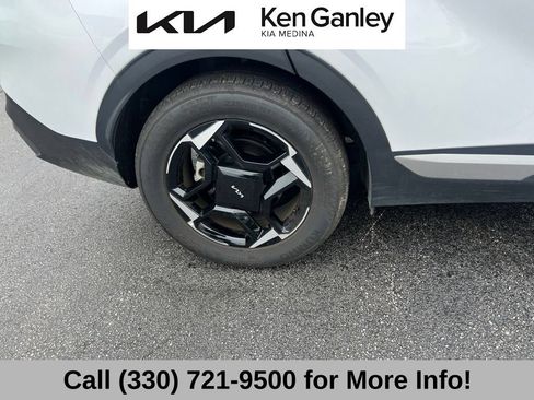Certified 2026 Kia Sportage EX w/ EX Panorama Roof Package FWD image 21