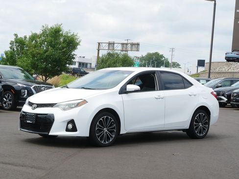 Used 2015 Toyota Corolla S FWD image 2