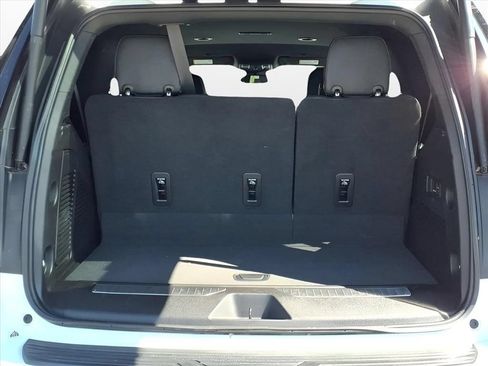 Used 2023 Chevrolet Tahoe Premier AWD/4WD image 10